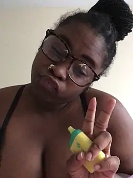 cocodreamxoxo online show from December 17, 2024, 4:11 pm