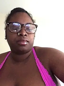 cocodreamxoxo online show from December 16, 2024, 3:22 pm