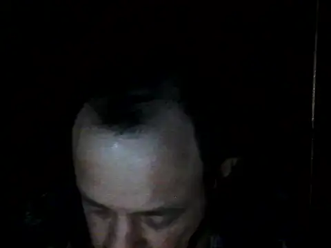 Snapshot of Leocesar37 chatting on September 17, 2025, 10:17 am Leocesar37 online show from September 17, 2025, 10:17 am