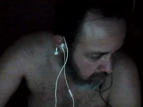Snapshot of Leocesar37 chatting on October 17, 2025, 3:58 pm Leocesar37 online show from October 17, 2025, 3:58 pm
