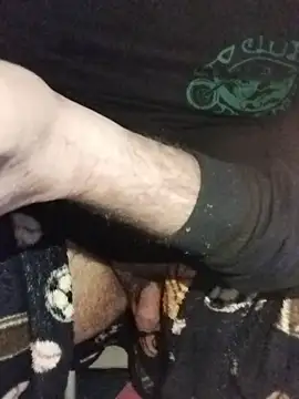 Snapshot of Leocesar37 chatting on October 22, 2025, 6:57 am Leocesar37 online show from October 22, 2025, 6:57 am