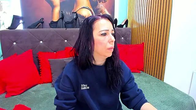 LauraSin online show from March 27, 2026, 4:43 am