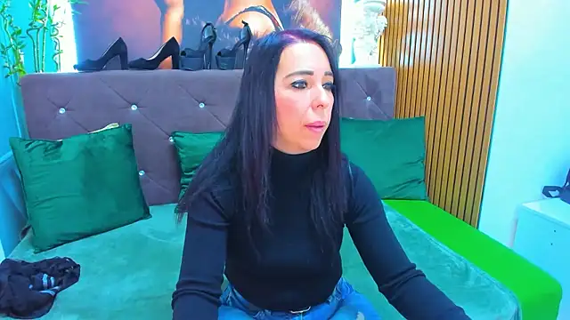 LauraSin online show from January 17, 2026, 4:27 am