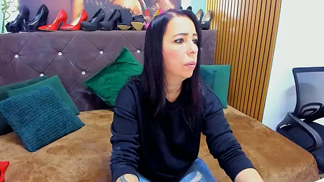 Snapshot of LauraSin chatting on October 18, 2025, 3:19 am LauraSin online show from October 18, 2025, 3:19 am