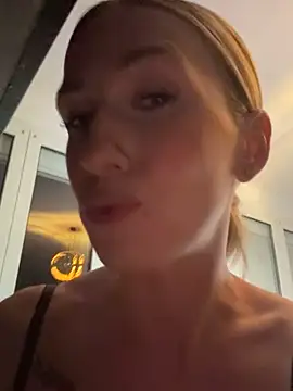 lola tentatiion online show from November 17, 2025, 10:14 pm