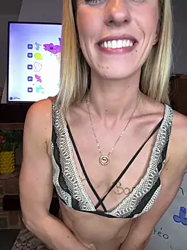 Snapshot of lola_tentatiion chatting on September 14, 2025, 8:20 pm lola tentatiion online show from September 14, 2025, 8:20 pm