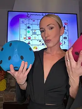 lola tentatiion online show from October 5, 2025, 7:04 pm