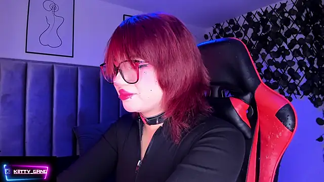 Snapshot of Kitty_Gang chatting on October 14, 2025, 2:56 am Kitty Gang online show from October 14, 2025, 2:56 am