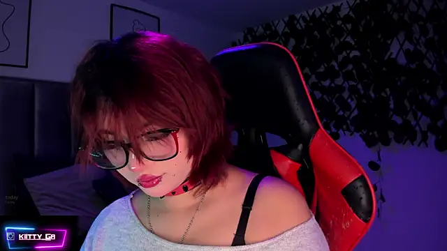 Snapshot of Kitty_Gang chatting on October 15, 2025, 1:59 am Kitty Gang online show from October 15, 2025, 1:59 am