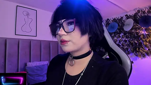 Kitty Gang online show from April 7, 2026, 1:40 am