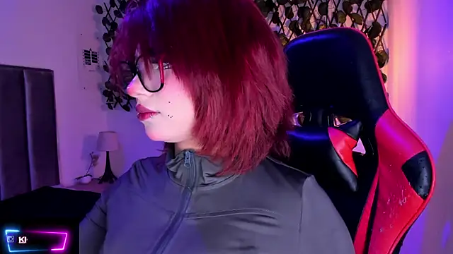 Snapshot of Kitty_Gang chatting on October 29, 2025, 2:32 am Kitty Gang online show from October 29, 2025, 2:32 am