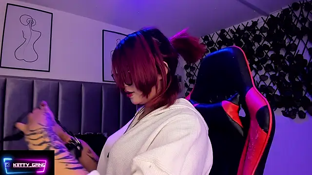 Kitty Gang online show from January 14, 2026, 2:15 am