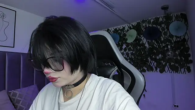 Kitty Gang online show from June 3, 2026, 1:17 am