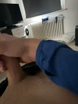 lxrxdxn online show from March 25, 2026, 1:21 pm