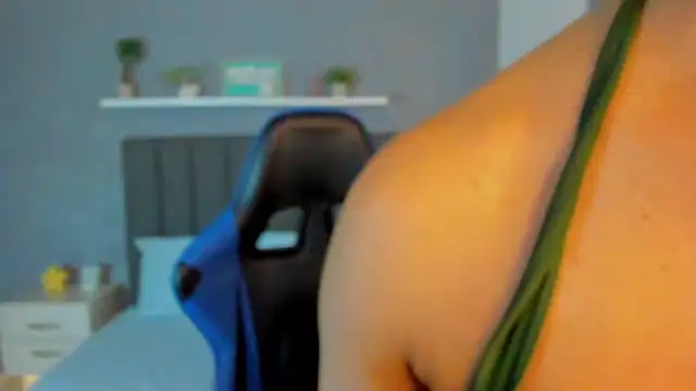 Snapshot of emma_collson chatting on October 4, 2025, 2:57 am emma collson online show from October 4, 2025, 2:57 am