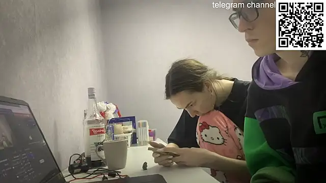 Alex17am online show from December 14, 2025, 1:39 pm