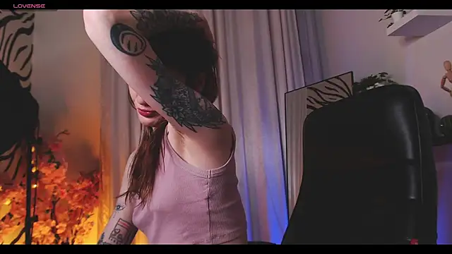 Snapshot of Fog_Foggy_Love chatting on October 25, 2025, 9:04 pm Fog Foggy Love online show from October 25, 2025, 9:04 pm