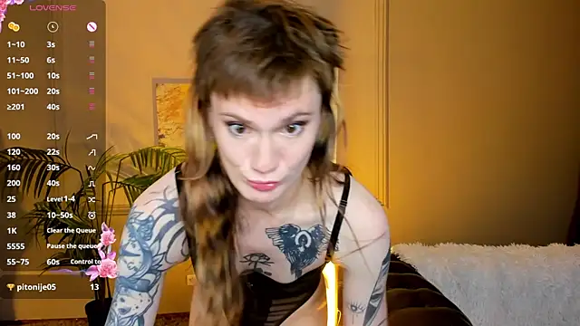 Snapshot of Fog_Foggy_Love chatting on October 14, 2025, 9:04 pm Fog Foggy Love online show from October 14, 2025, 9:04 pm