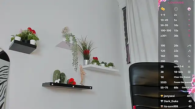 Snapshot of Fog_Foggy_Love chatting on March 21, 2025, 3:01 am Fog Foggy Love online show from March 21, 2025, 3:01 am