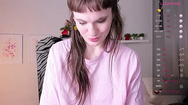 Snapshot of Fog_Foggy_Love chatting on February 20, 2025, 3:34 am Fog Foggy Love online show from February 20, 2025, 3:34 am