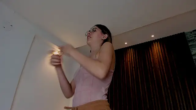 yulievans online show from February 5, 2025, 6:48 pm