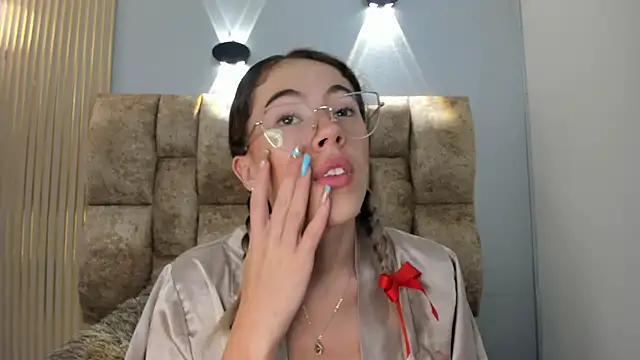 yulievans online show from March 5, 2025, 8:10 am