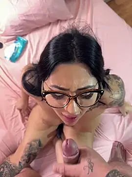 Evafiregirl online show from November 17, 2025, 6:17 am