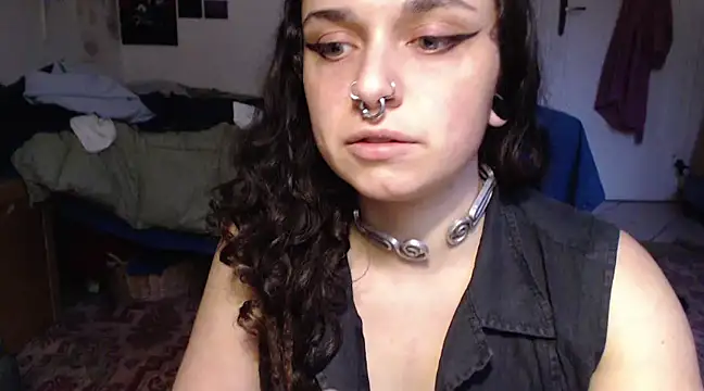 kinkyspirali online show from December 2, 2024, 3:42 pm