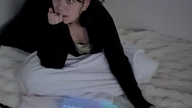 soysara15 online show from March 18, 2026, 2:19 pm