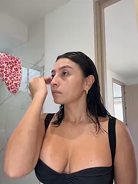 Gia Ferh online show from March 8, 2026, 6:33 pm