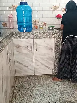 Snapshot of Saroj-Shah chatting on October 18, 2025, 5:20 am Saroj-Shah online show from October 18, 2025, 5:20 am