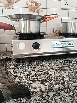 Snapshot of Saroj-Shah chatting on October 17, 2025, 5:00 am Saroj-Shah online show from October 17, 2025, 5:00 am