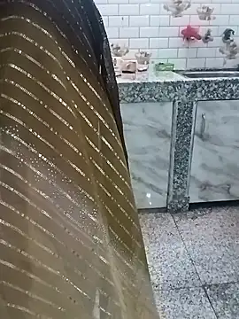 Snapshot of Saroj-Shah chatting on October 4, 2025, 5:25 pm Saroj-Shah online show from October 4, 2025, 5:25 pm