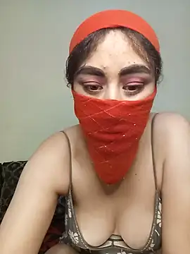 Snapshot of Lalou chatting on December 13, 2024, 3:11 pm Lalou online show from December 13, 2024, 3:11 pm