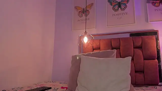 Snapshot of kristakinnky chatting on September 20, 2025, 1:27 pm kristakinnky online show from September 20, 2025, 1:27 pm