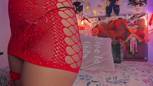 Snapshot of kristakinnky chatting on October 31, 2025, 1:30 pm kristakinnky online show from October 31, 2025, 1:30 pm