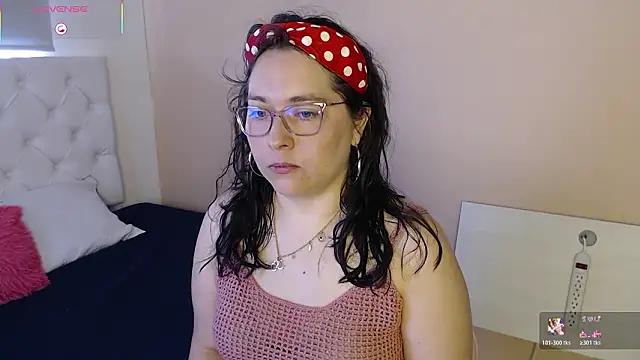 May Carlier online show from February 5, 2026, 6:26 pm