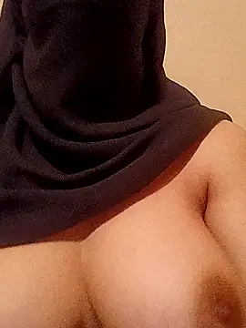 miryem1 online show from December 2, 2024, 4:37 pm