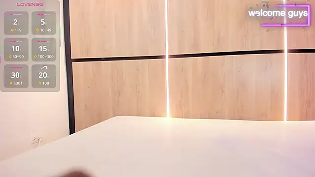 Snapshot of adela_chase chatting on October 17, 2025, 2:59 am adela chase online show from October 17, 2025, 2:59 am