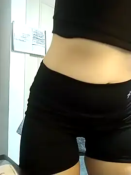 Snapshot of amellie_ros chatting on February 23, 2025, 5:29 pm amellie ros online show from February 23, 2025, 5:29 pm