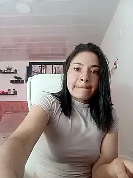 emmaroxi online show from February 26, 2025, 8:36 pm