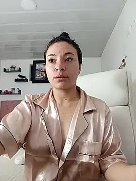 emmaroxi online show from March 7, 2025, 12:34 pm