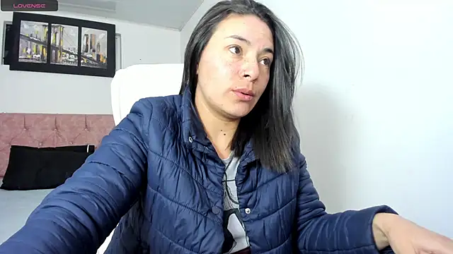 emmaroxi online show from January 18, 2025, 11:44 pm