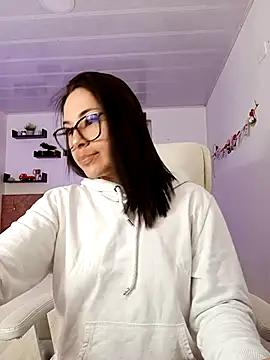 emmaroxi online show from March 17, 2025, 11:02 pm