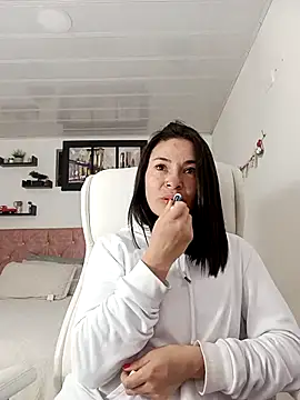 emmaroxi online show from March 11, 2025, 2:42 am