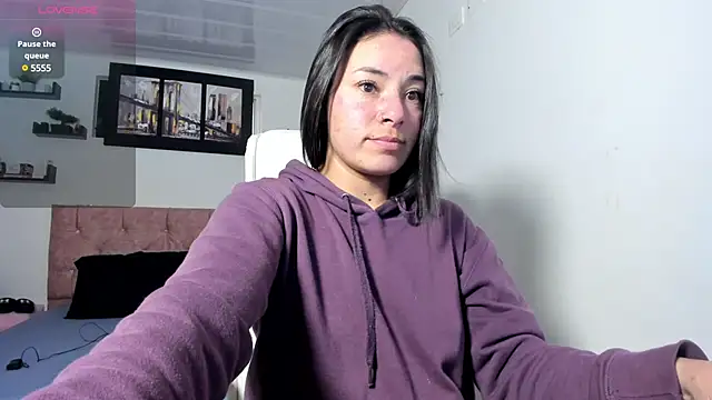 emmaroxi online show from January 22, 2025, 8:17 pm
