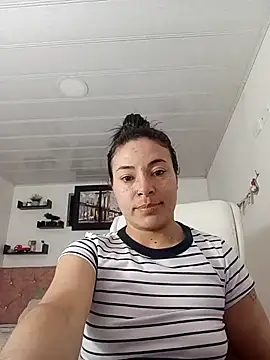 emmaroxi online show from March 12, 2025, 8:09 pm