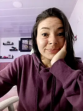 emmaroxi online show from February 9, 2025, 4:50 pm