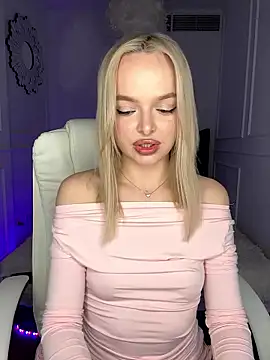 horny blondiee online show from January 8, 2026, 12:55 pm