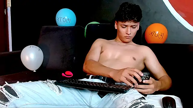 LiamEvans 0 online show from March 11, 2025, 3:56 pm